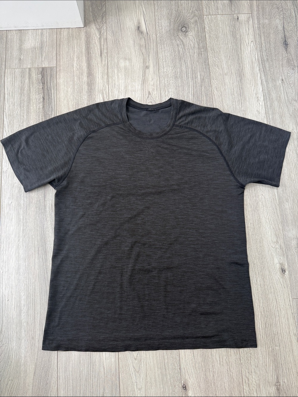Lululemon Mens Tech T Shirt Heathered Black